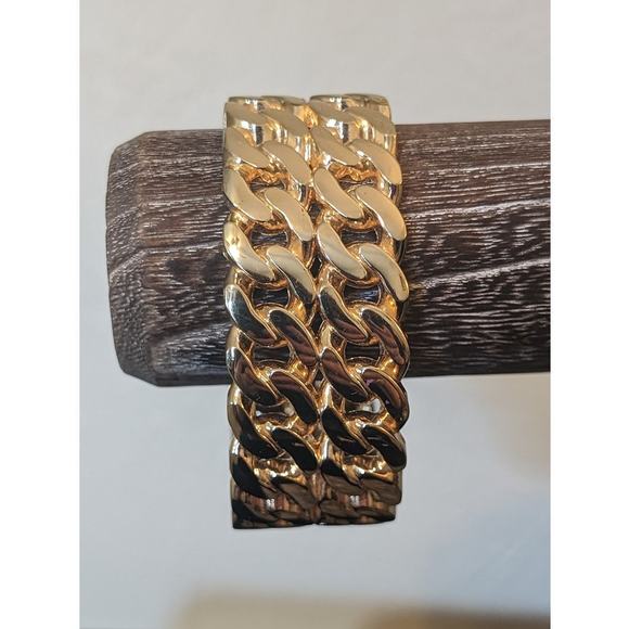 Gold Tone Double Curb Link Oval Hinge Close Clamper Bracelet - Picture 1 of 8